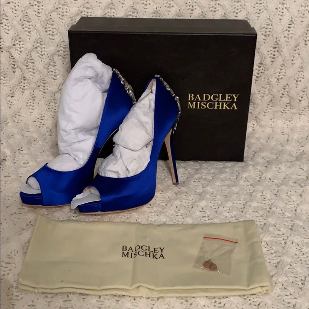 Badgley Mischka Women's Kiara Platform Pump - Picture 12 of 12